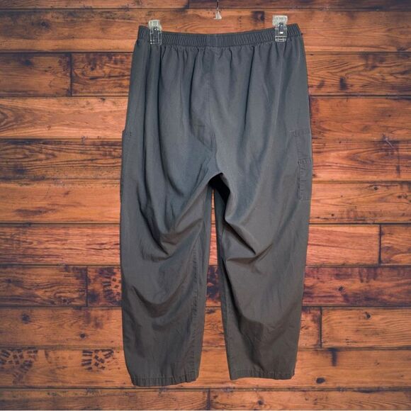 5 for $25🔥Grey Elastic Waist Scrub Pants 2X Petite - Picture 2 of 6